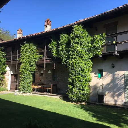 Cascina Del Tempo Sospeso 펜션 보고노